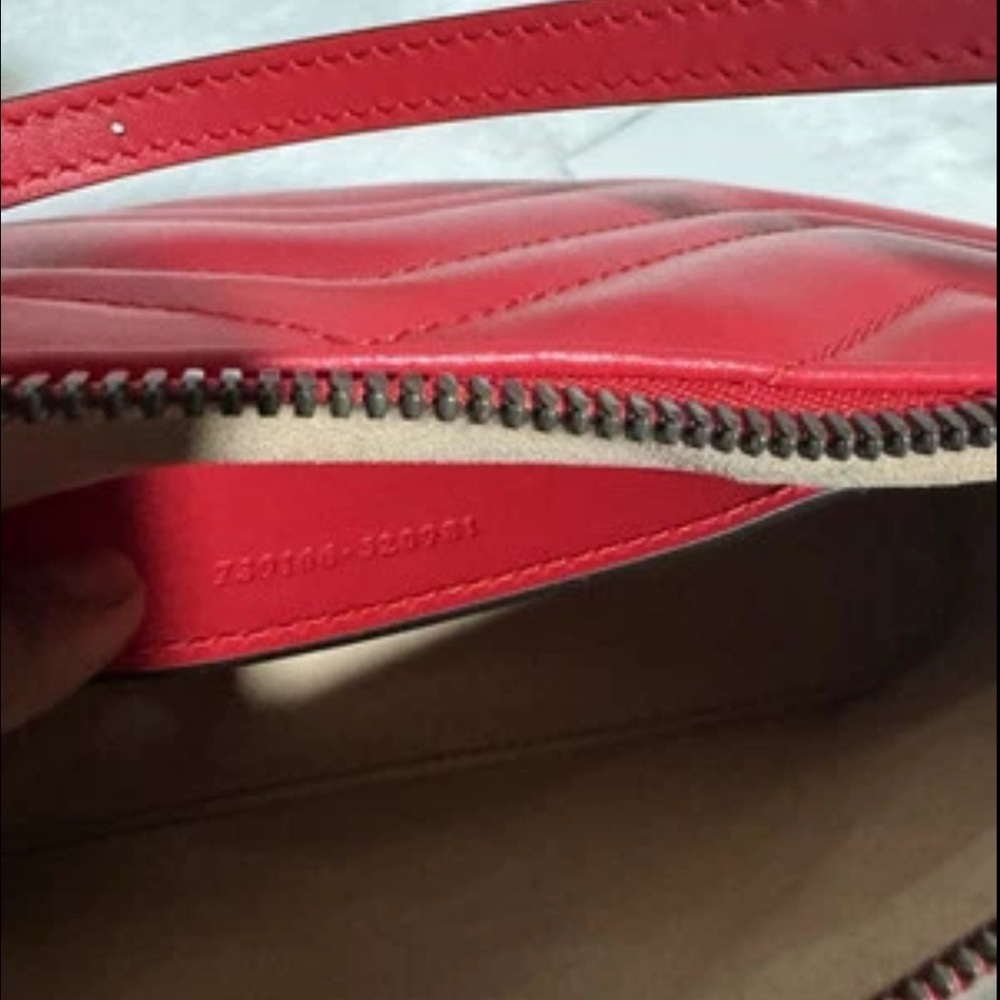 Gucci Red Quilted Shoulder Bag with Gold Hardware - Picture 4 of 4